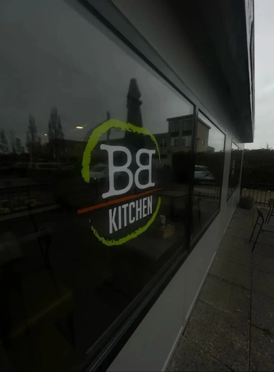 Raambekleding voor BB Kitchen uitgevoerd door Custom Operations